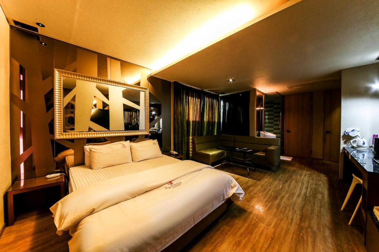 Gyeongju Arrietty Motel Exteriér fotografie